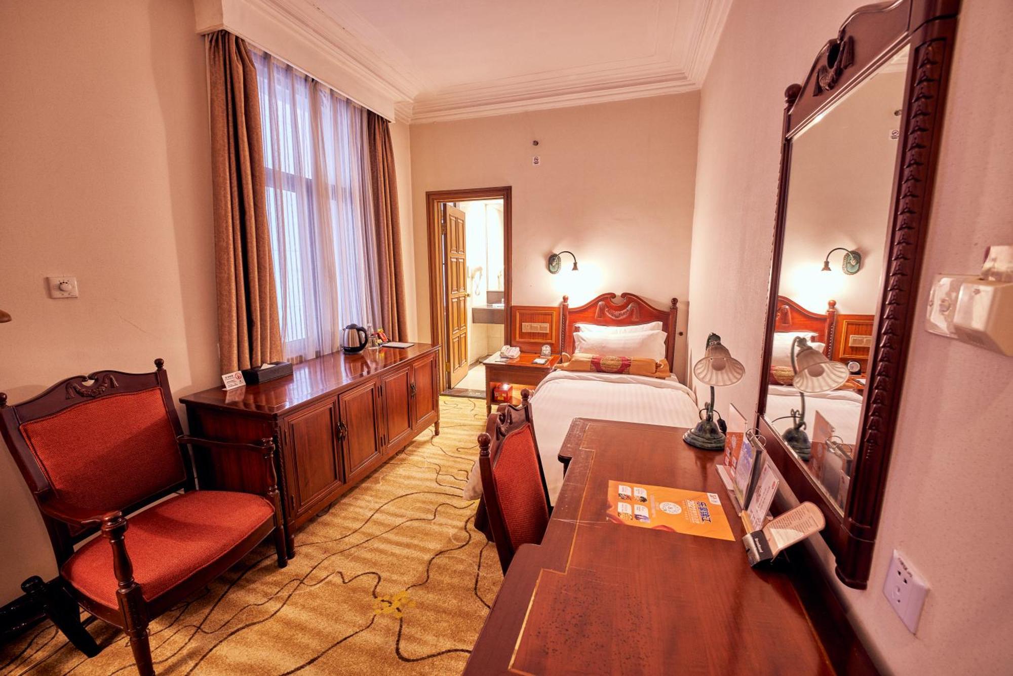 Jin Jiang Pacific Hotel Shanghái Exterior foto