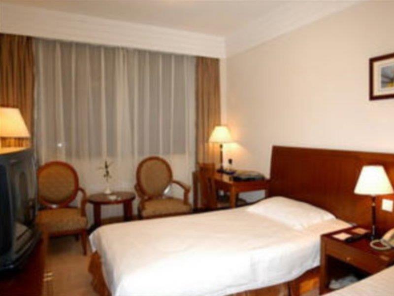 Jin Jiang Pacific Hotel Shanghái Exterior foto